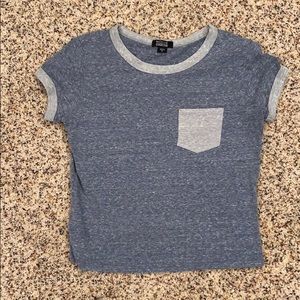 Small women’s crop t shirt like new